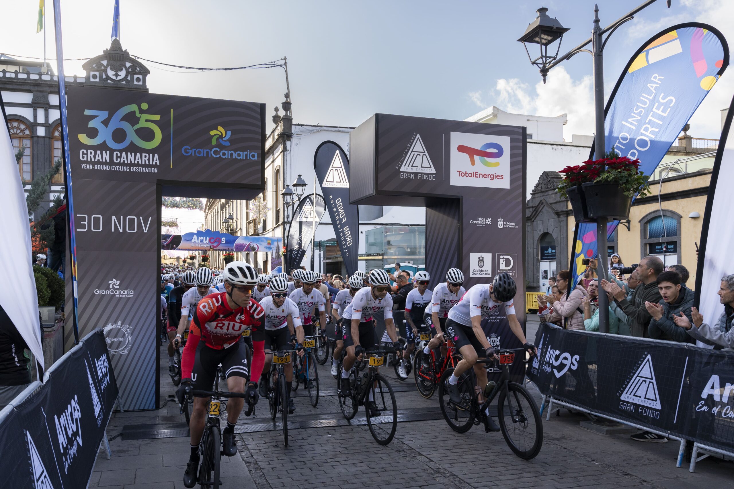 Tadej Pogačar protagoniza la TotalEnergies Gran Fondo Pico de las Nieves 2025